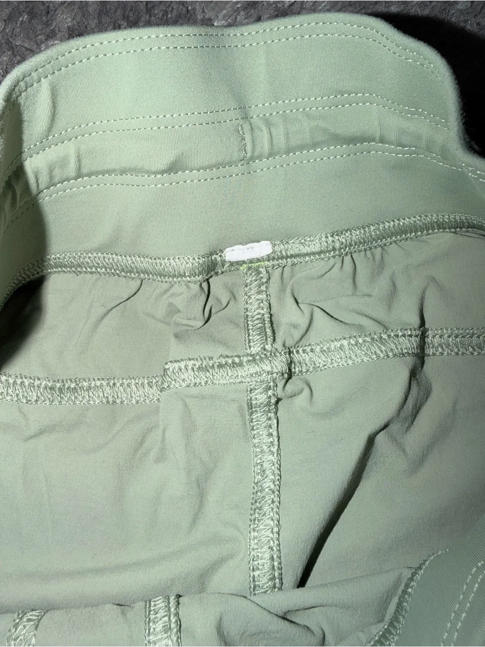 Lululemon Multi-Pocket Cargo High-Rise Hiking Shorts 5” Laurel Green